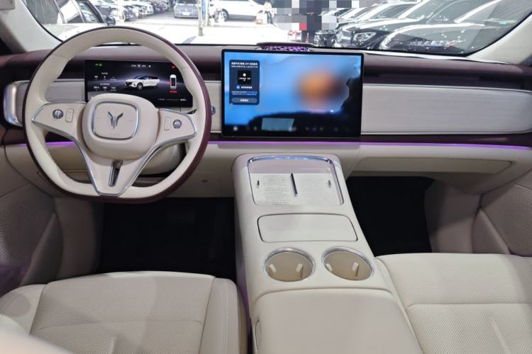 Used VOYAH COURAGE 2025 Model Rear-Drive Qiankun Edition Center Console