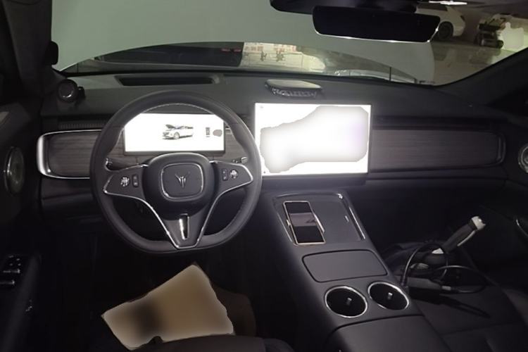 Used VOYAH COURAGE 2025 Model Rear-Drive Qiankun Edition Center Console