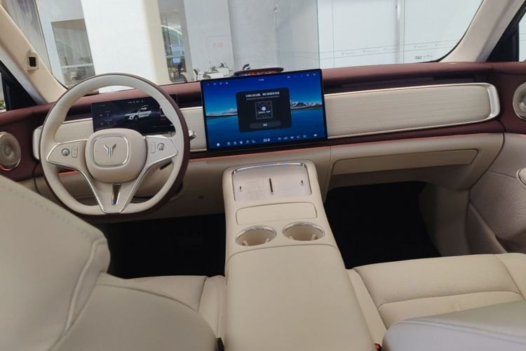Used VOYAH COURAGE 2025 Model Four-Wheel-Drive Qiankun Edition Center Console