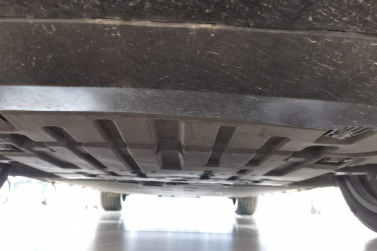 Used VOYAH COURAGE 2025 Model Four-Wheel-Drive Qiankun Edition Chassis Front