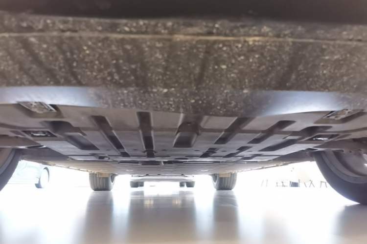 Used VOYAH COURAGE 2025 Model Rear-Drive Qiankun Edition Chassis Front