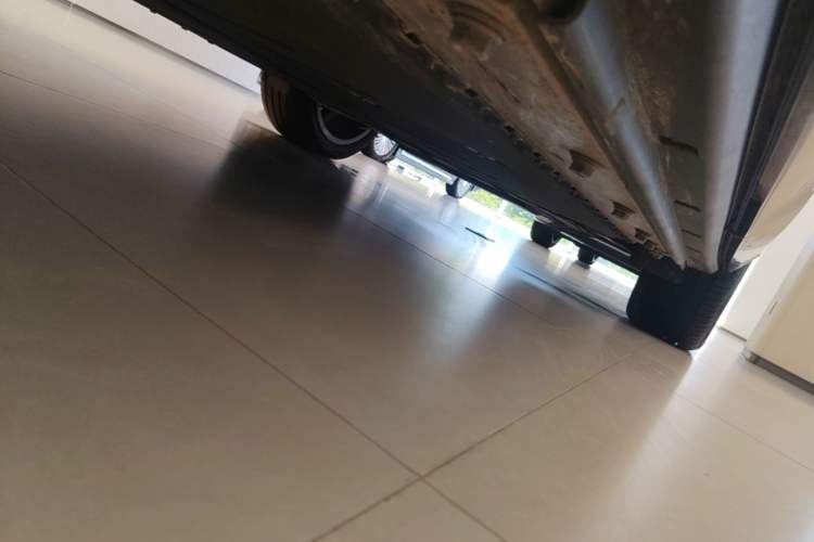Used VOYAH COURAGE 2025 Model Four-Wheel-Drive Qiankun Edition Chassis Front Left