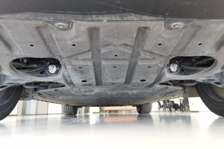 Used VOYAH COURAGE 2025 Model Four-Wheel-Drive Qiankun Edition Chassis Rear