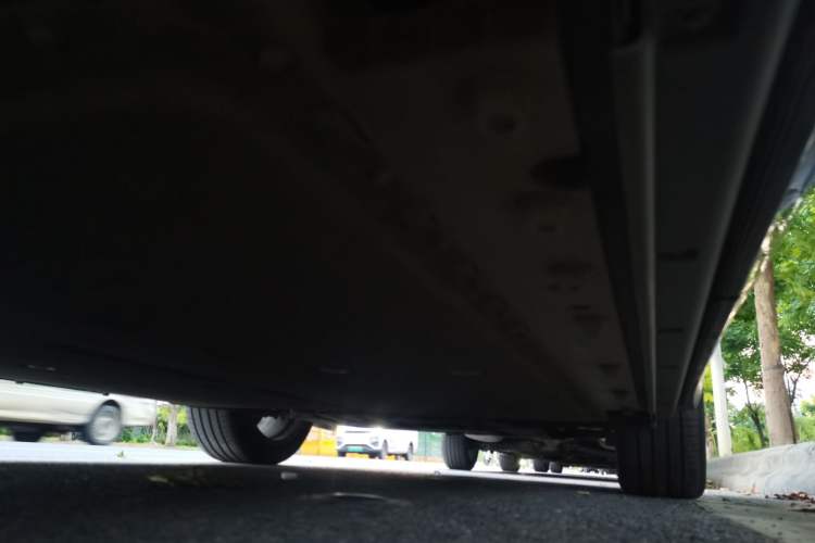 Used VOYAH COURAGE 2025 Model Four-Wheel-Drive Qiankun Edition Chassis Rear Right