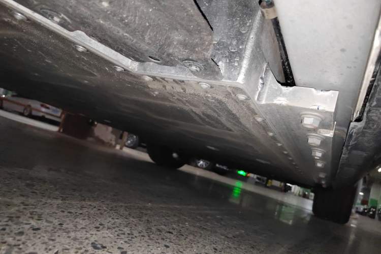 Used VOYAH COURAGE 2025 Model Rear-Drive Qiankun Edition Chassis Rear Right