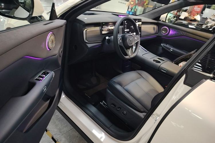Used VOYAH COURAGE 2025 Model Four-Wheel-Drive Qiankun Edition Driver Seat