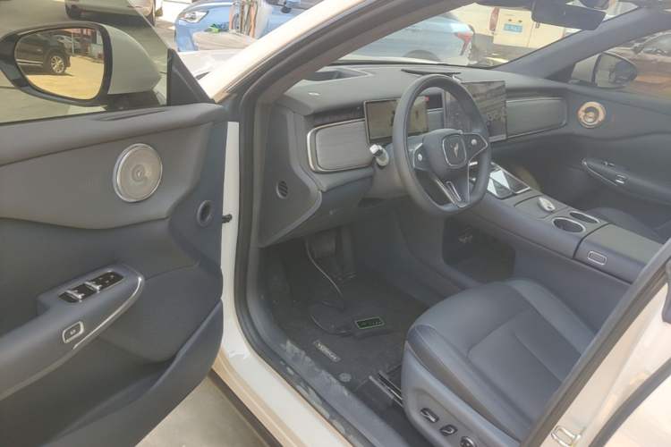 Used VOYAH COURAGE 2025 Model Four-Wheel-Drive Qiankun Edition Driver Seat