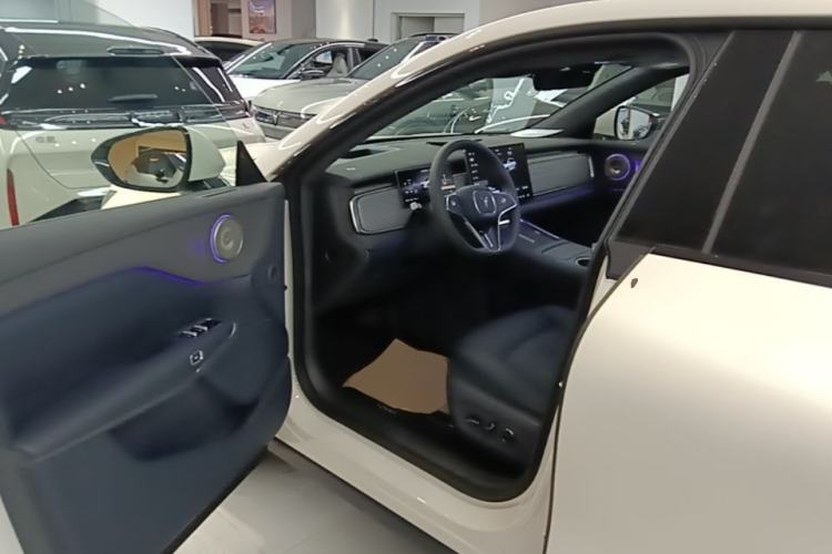 Used VOYAH COURAGE 2025 Model Four-Wheel-Drive Qiankun Edition Driver Seat