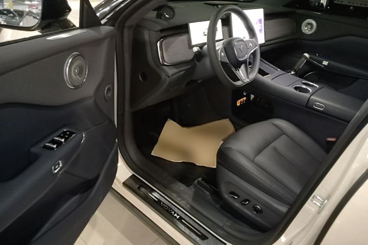 Used VOYAH COURAGE 2025 Model Rear-Drive Qiankun Edition Driver Seat