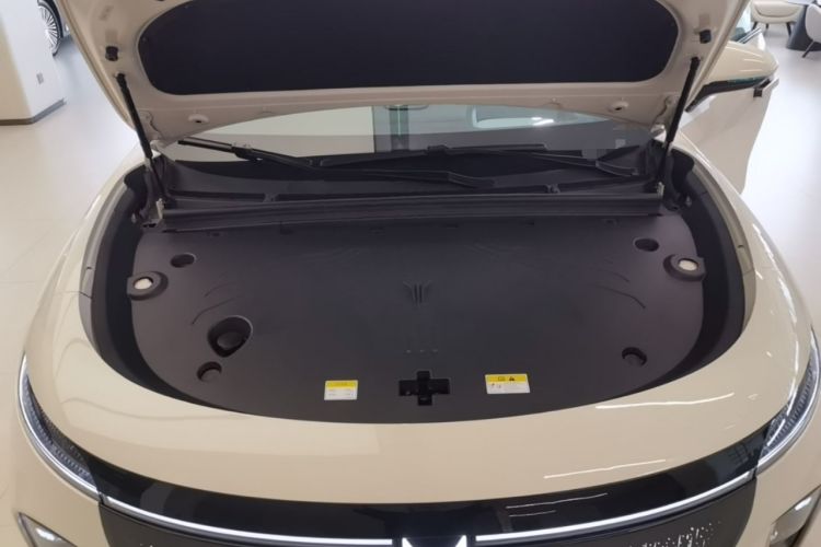 Used VOYAH COURAGE 2025 Model Rear-Drive Qiankun Edition Engine Bay