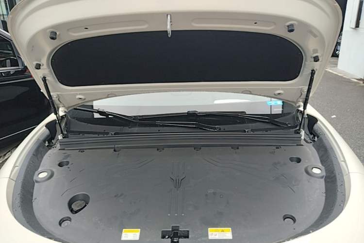 Used VOYAH COURAGE 2025 Model Four-Wheel-Drive Qiankun Edition Engine Bay