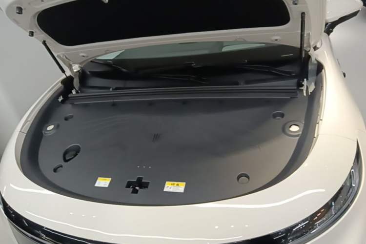 Used VOYAH COURAGE 2025 Model Four-Wheel-Drive Qiankun Edition Engine Bay
