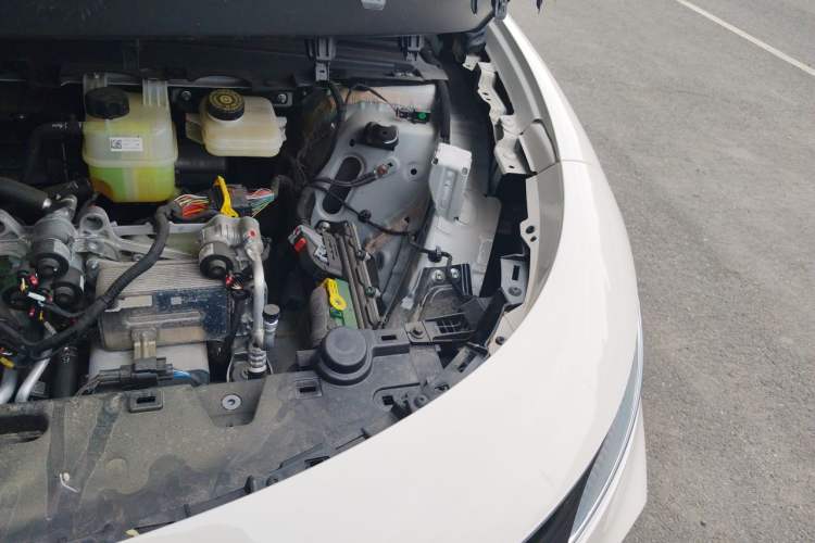 Used VOYAH COURAGE 2025 Model Rear-Drive Qiankun Edition Engine Bay Left