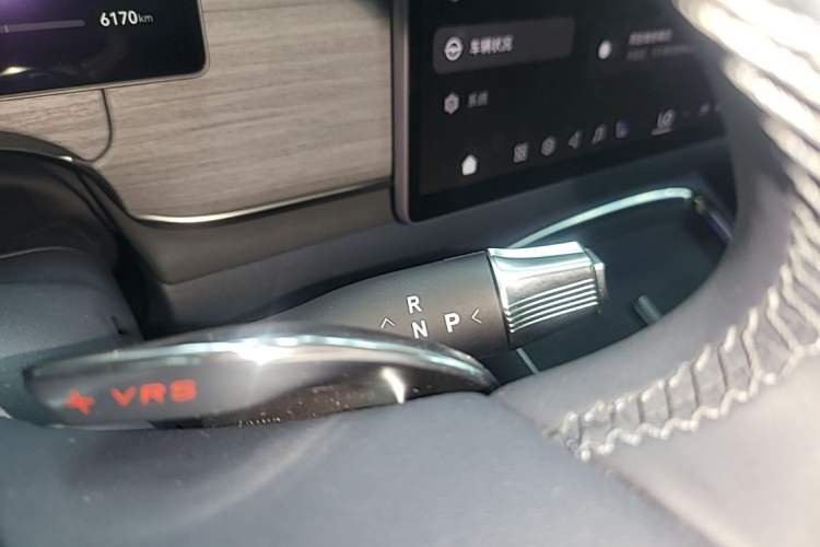 Used VOYAH COURAGE 2025 Model Four-Wheel-Drive Qiankun Edition Gear Lever