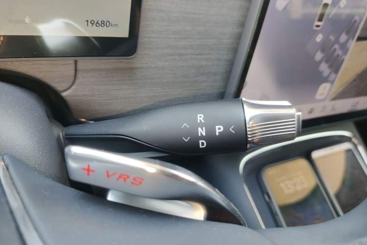 Used VOYAH COURAGE 2025 Model Four-Wheel-Drive Qiankun Edition Gear Lever