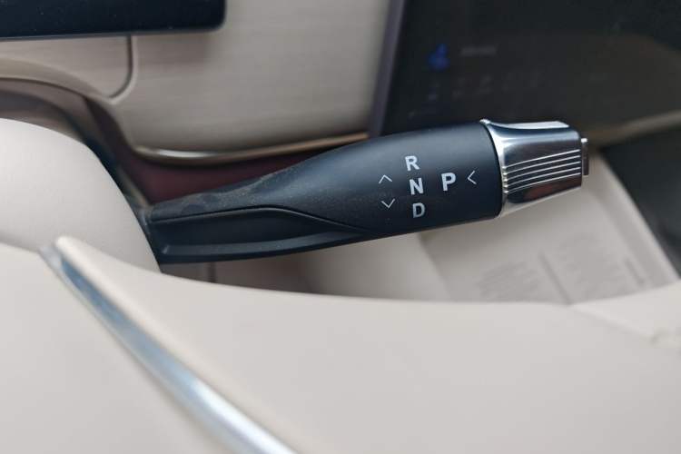 Used VOYAH COURAGE 2025 Model Rear-Drive Qiankun Edition Gear Lever