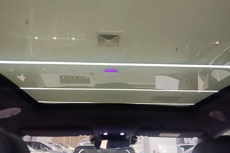 Used VOYAH COURAGE 2025 Model Four-Wheel-Drive Qiankun Edition Headliner