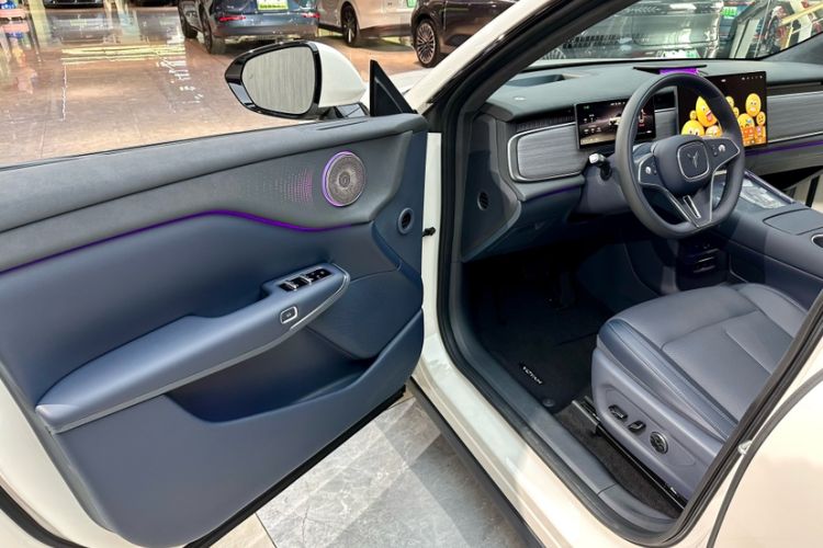 Used VOYAH COURAGE 2025 Model Four-Wheel-Drive Qiankun Edition Interior 10