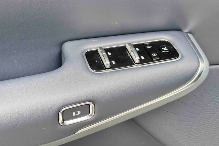 Used VOYAH COURAGE 2025 Model Four-Wheel-Drive Qiankun Edition Interior 12