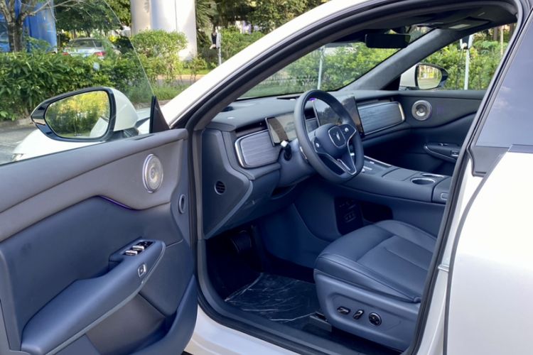 Used VOYAH COURAGE 2025 Model Four-Wheel-Drive Qiankun Edition Interior 2