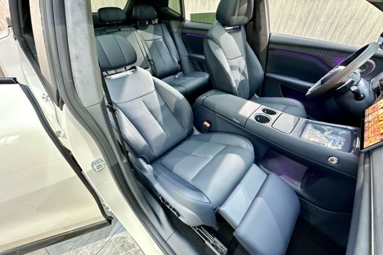 Used VOYAH COURAGE 2025 Model Four-Wheel-Drive Qiankun Edition Interior 3