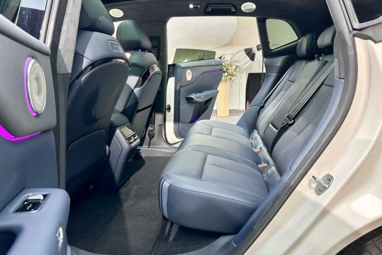Used VOYAH COURAGE 2025 Model Four-Wheel-Drive Qiankun Edition Interior 4