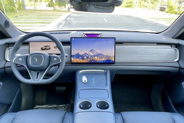 Used VOYAH COURAGE 2025 Model Four-Wheel-Drive Qiankun Edition Interior 4