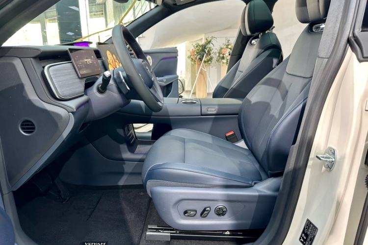 Used VOYAH COURAGE 2025 Model Four-Wheel-Drive Qiankun Edition Interior 8