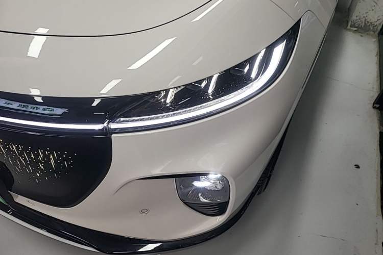 Used VOYAH COURAGE 2025 Model Four-Wheel-Drive Qiankun Edition Left Front Headlight