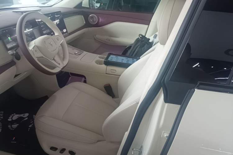 Used VOYAH COURAGE 2025 Model Rear-Drive Qiankun Edition Left Front Seat