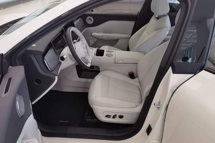 Used VOYAH COURAGE 2025 Model Rear-Drive Qiankun Edition Left Front Seat