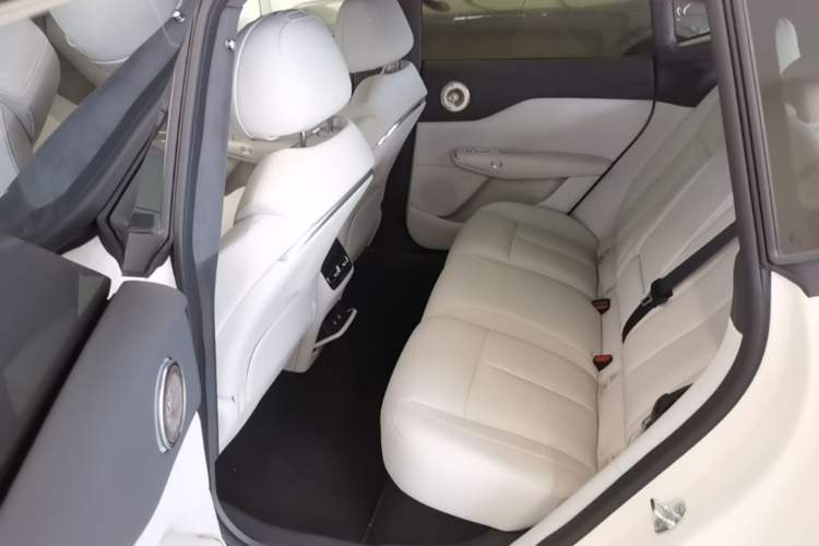 Used VOYAH COURAGE 2025 Model Rear-Drive Qiankun Edition Left Rear Seat