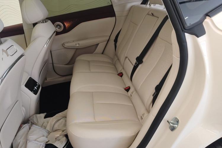 Used VOYAH COURAGE 2025 Model Four-Wheel-Drive Qiankun Edition Left Rear Seat