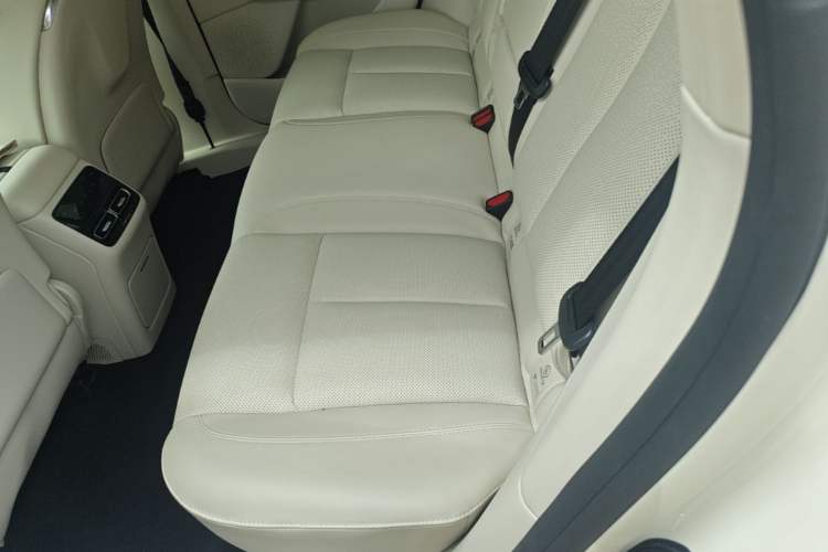 Used VOYAH COURAGE 2025 Model Four-Wheel-Drive Qiankun Edition Left Rear Seat