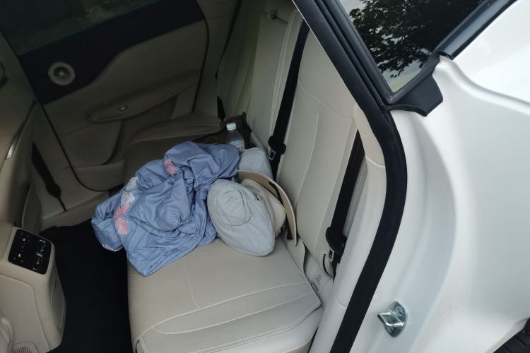 Used VOYAH COURAGE 2025 Model Four-Wheel-Drive Qiankun Edition Left Rear Seat