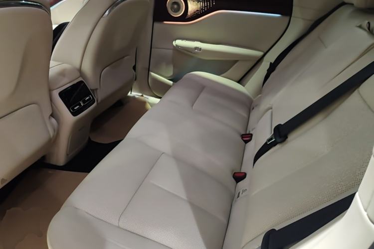 Used VOYAH COURAGE 2025 Model Four-Wheel-Drive Qiankun Edition Left Rear Seat