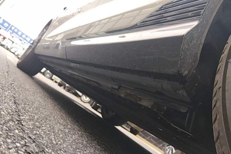 Used VOYAH COURAGE 2025 Model Four-Wheel-Drive Qiankun Edition Left Side Sill