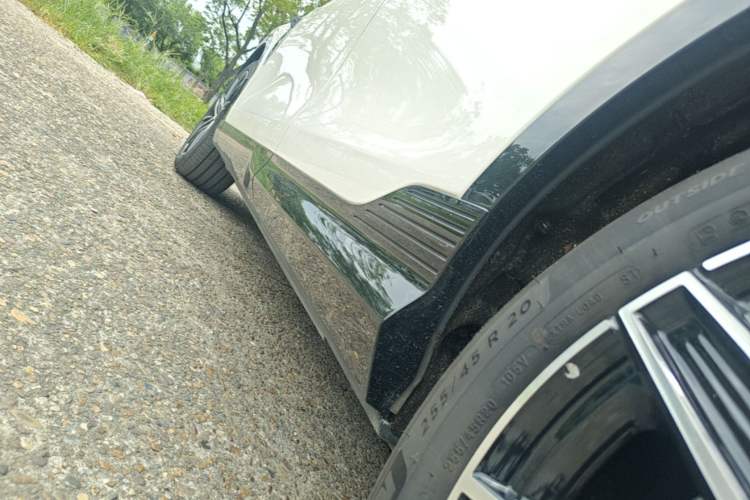 Used VOYAH COURAGE 2025 Model Four-Wheel-Drive Qiankun Edition Left Side Sill