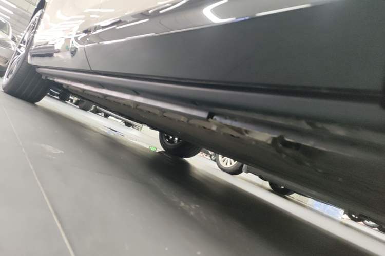 Used VOYAH COURAGE 2025 Model Four-Wheel-Drive Qiankun Edition Left Side Sill