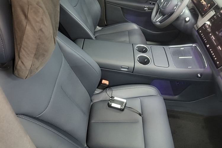 Used VOYAH COURAGE 2025 Model Four-Wheel-Drive Qiankun Edition Right Front Seat