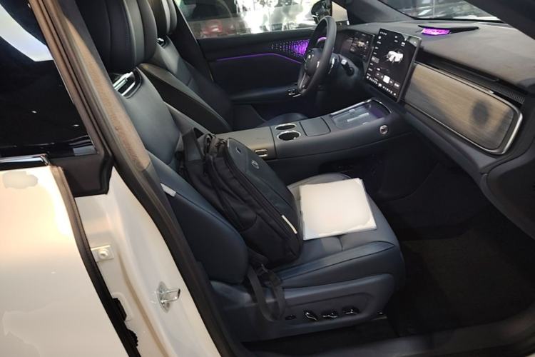 Used VOYAH COURAGE 2025 Model Four-Wheel-Drive Qiankun Edition Right Front Seat