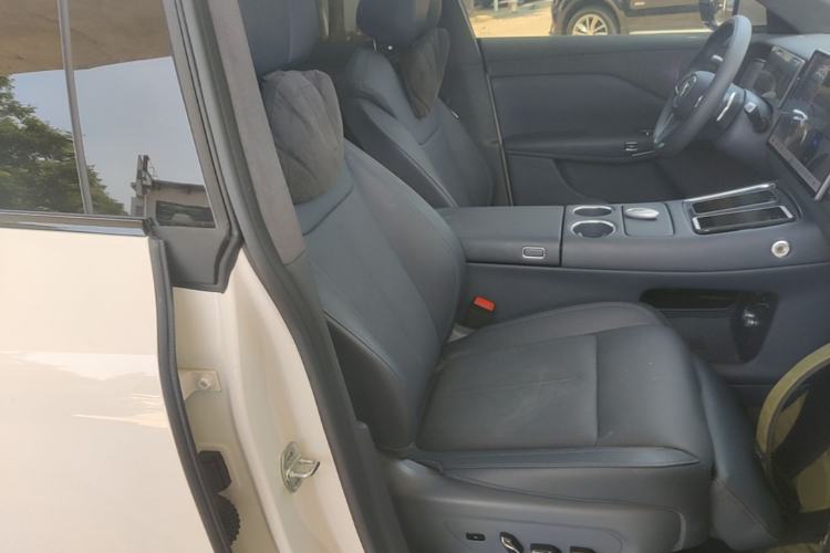 Used VOYAH COURAGE 2025 Model Four-Wheel-Drive Qiankun Edition Right Front Seat