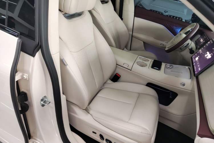 Used VOYAH COURAGE 2025 Model Four-Wheel-Drive Qiankun Edition Right Front Seat