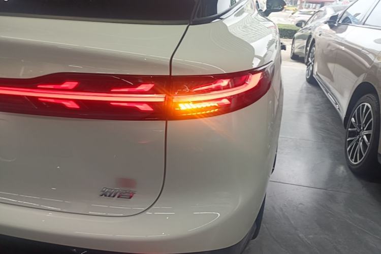Used VOYAH COURAGE 2025 Model Rear-Drive Qiankun Edition Right Rear Taillight