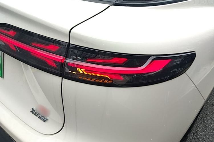 Used VOYAH COURAGE 2025 Model Four-Wheel-Drive Qiankun Edition Right Rear Taillight