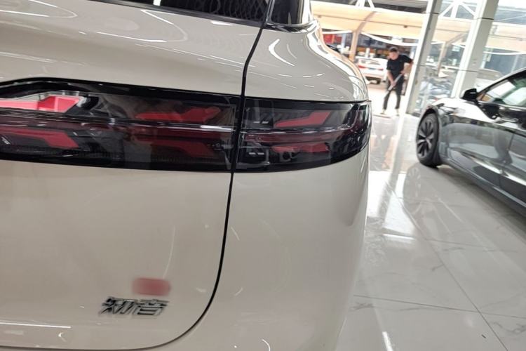 Used VOYAH COURAGE 2025 Model Four-Wheel-Drive Qiankun Edition Right Rear Taillight