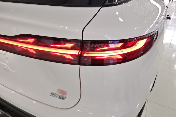 Used VOYAH COURAGE 2025 Model Rear-Drive Qiankun Edition Right Rear Taillight