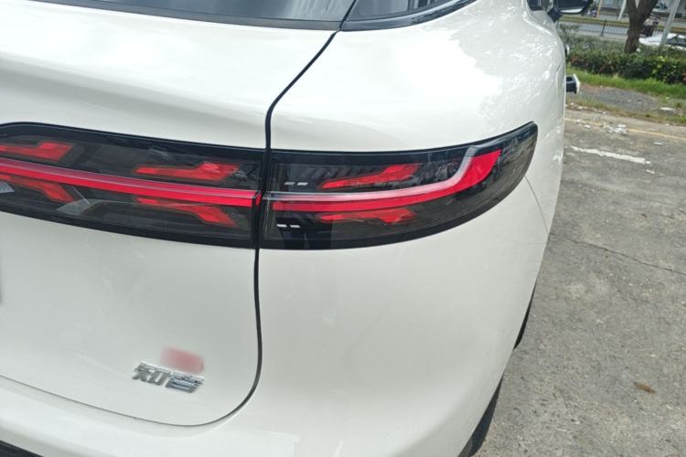 Used VOYAH COURAGE 2025 Model Four-Wheel-Drive Qiankun Edition Right Rear Taillight