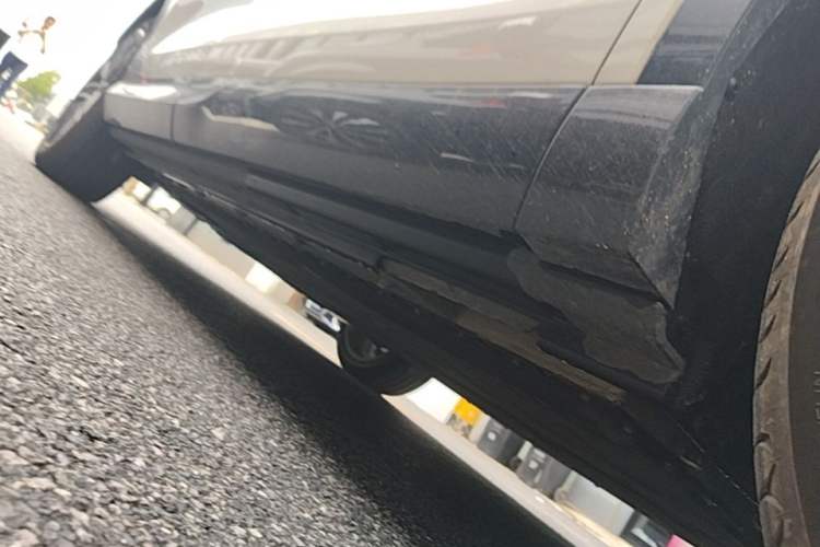 Used VOYAH COURAGE 2025 Model Four-Wheel-Drive Qiankun Edition Right Side Sill