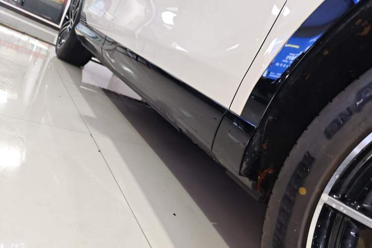 Used VOYAH COURAGE 2025 Model Rear-Drive Qiankun Edition Right Side Sill